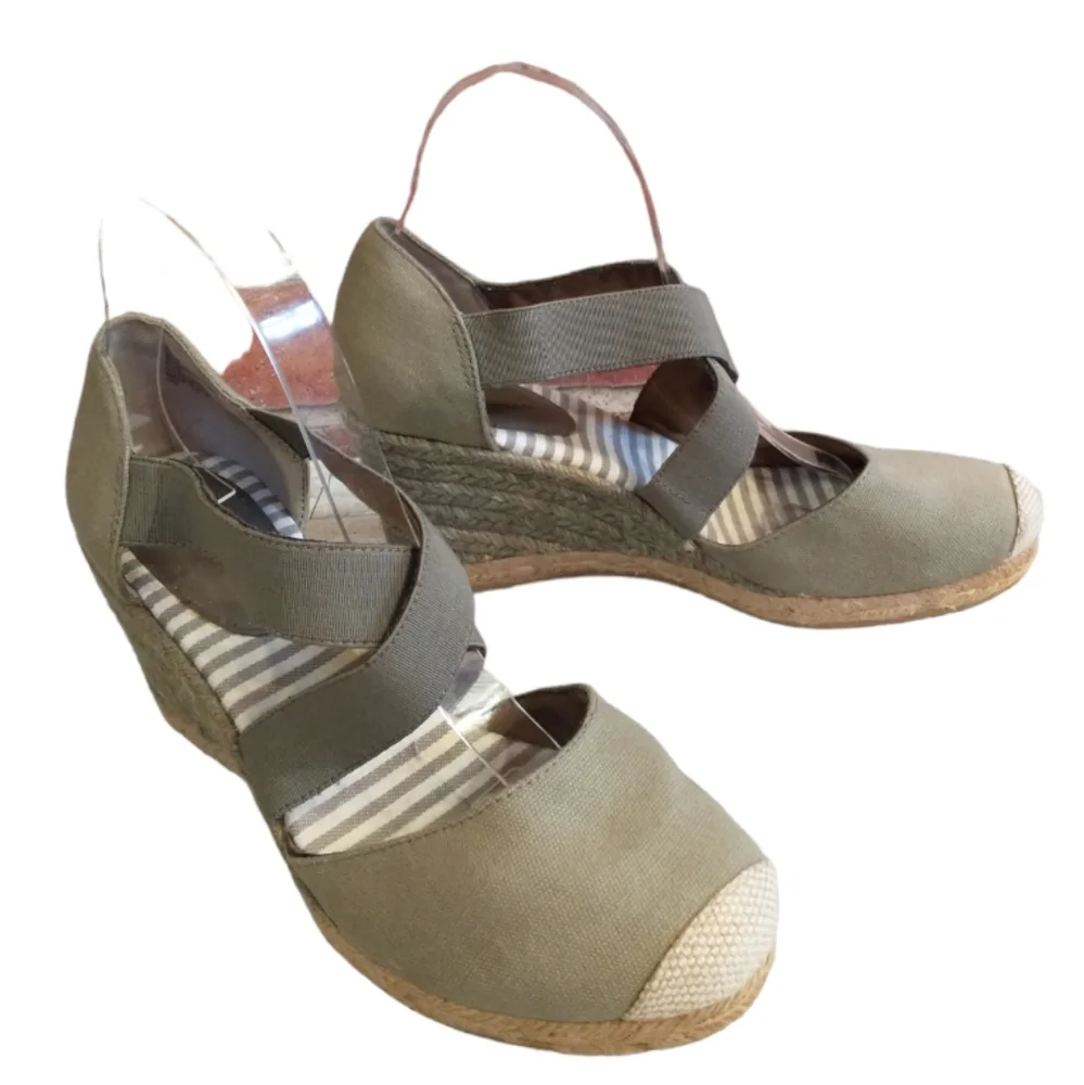 White Mountain Women's Espadrilles Wedge Sandal Criss Cross Khaki Green 8.5M